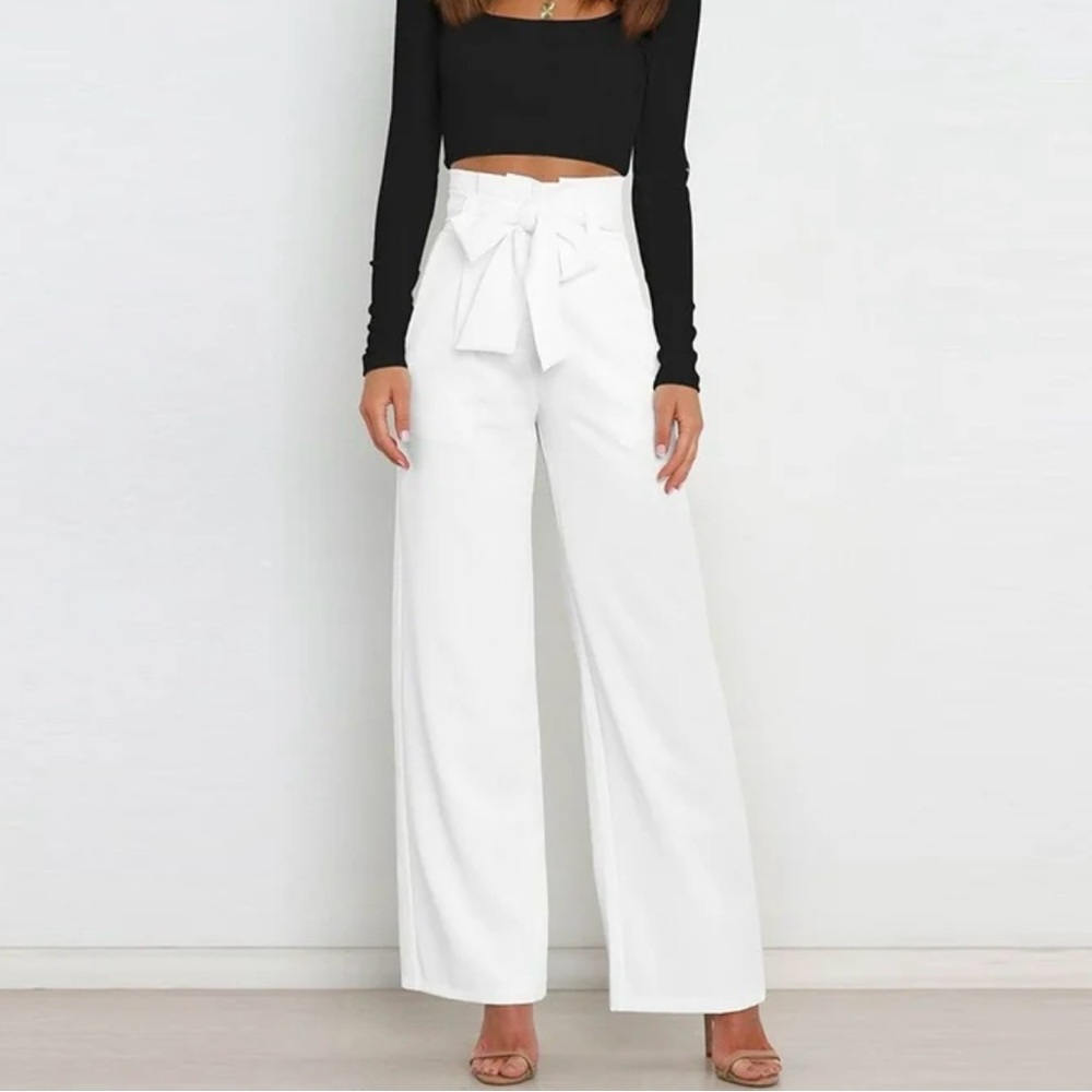 Fashion Nova White High-Waisted Pants <<<273>>>